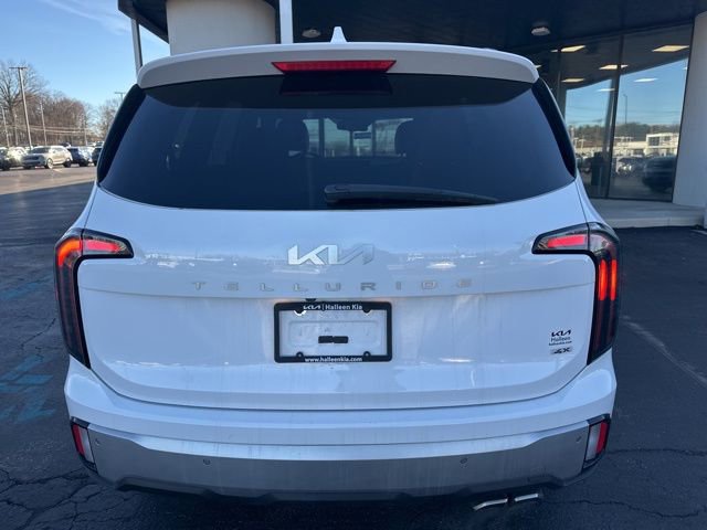 Used 2023 Kia Telluride EX w/ EX Captain's Chair Package image 5