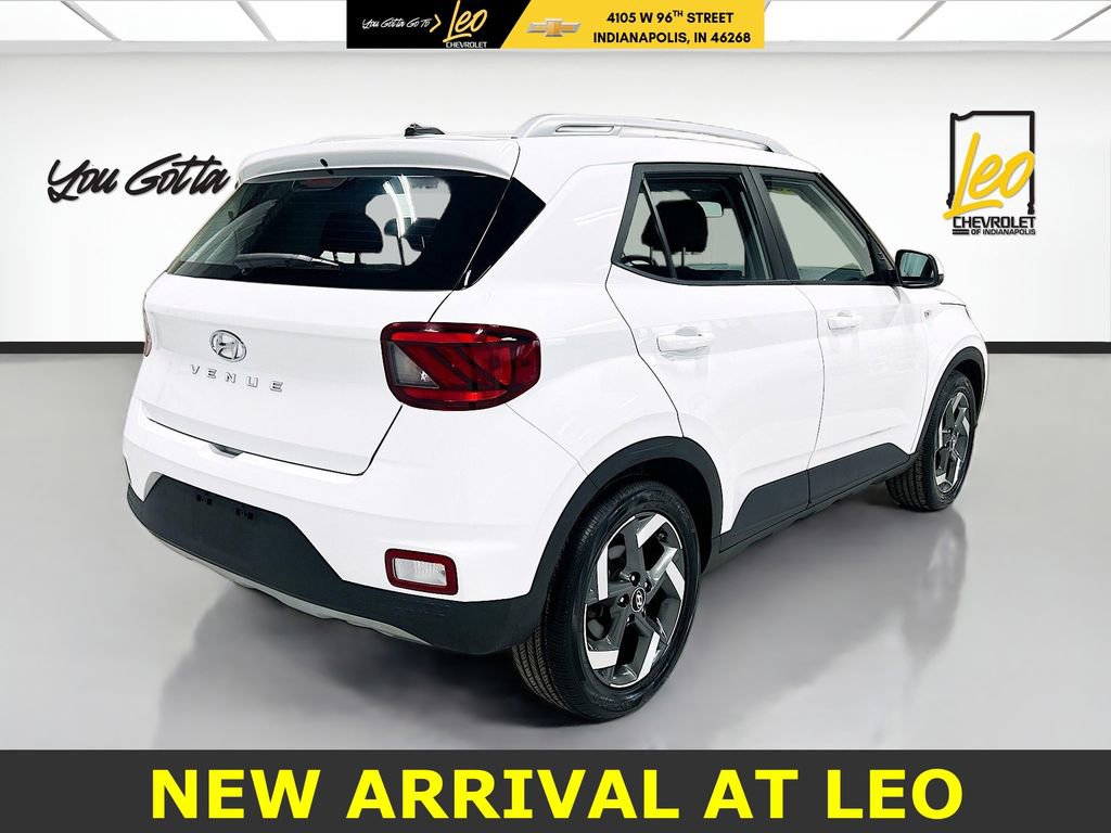 Used 2023 Hyundai Venue SEL image 5