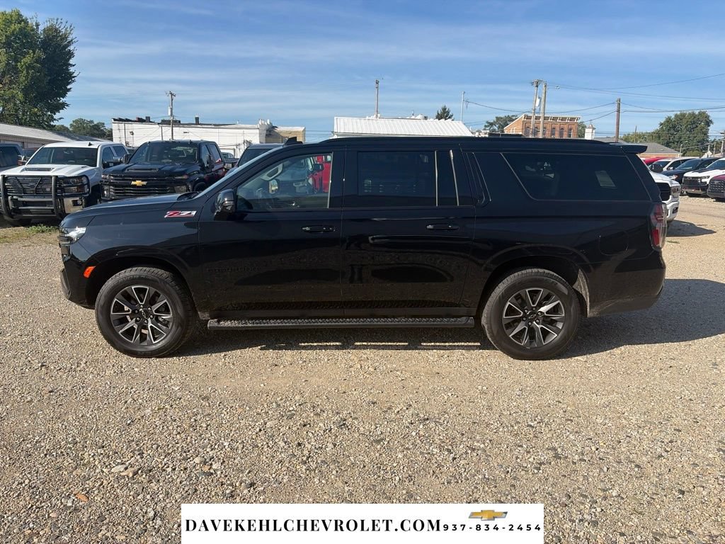 Used 2024 Chevrolet Suburban Z71 w/ Luxury Package AWD/4WD image 3