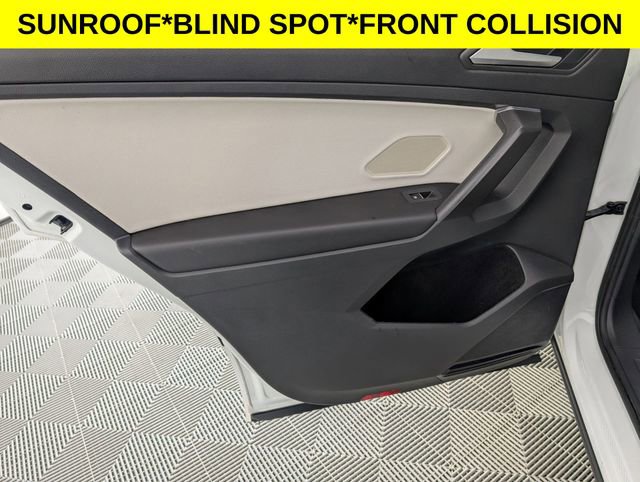 Used 2021 Volkswagen Tiguan SE R-Line w/ 3rd Row Seat Package image 29