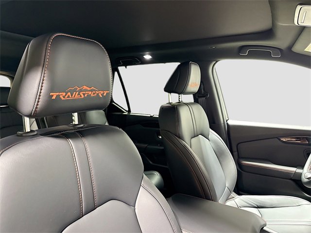 Used 2025 Honda Pilot TrailSport image 32