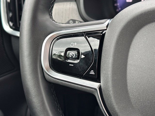 Certified 2025 Volvo V90 B6 Cross Country Plus AWD/4WD image 26