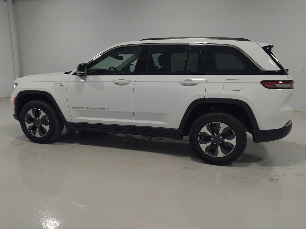 Used 2022 Jeep Grand Cherokee Limited 4xe w/ Luxury Tech Group II AWD/4WD image 3