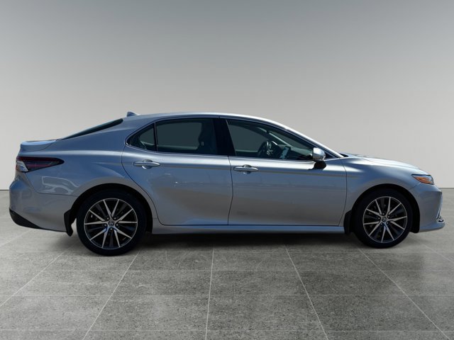 Used 2023 Toyota Camry XLE w/ Cold Weather Package image 6