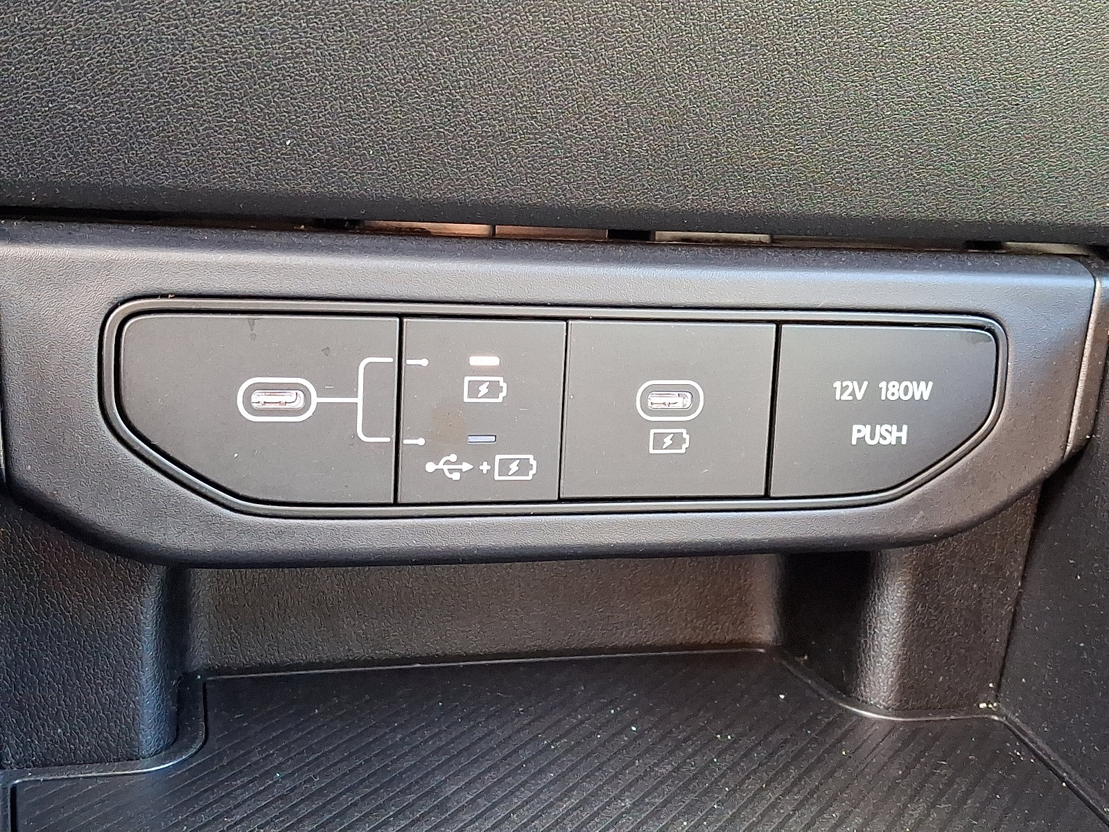Used 2025 Kia K4 FWD image 25