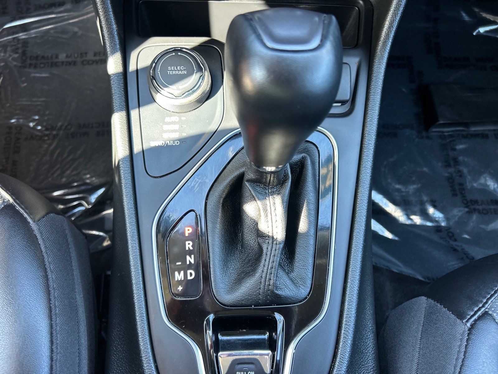 Used 2023 Jeep Cherokee Altitude Lux w/ Mopar Interior Package AWD/4WD image 29