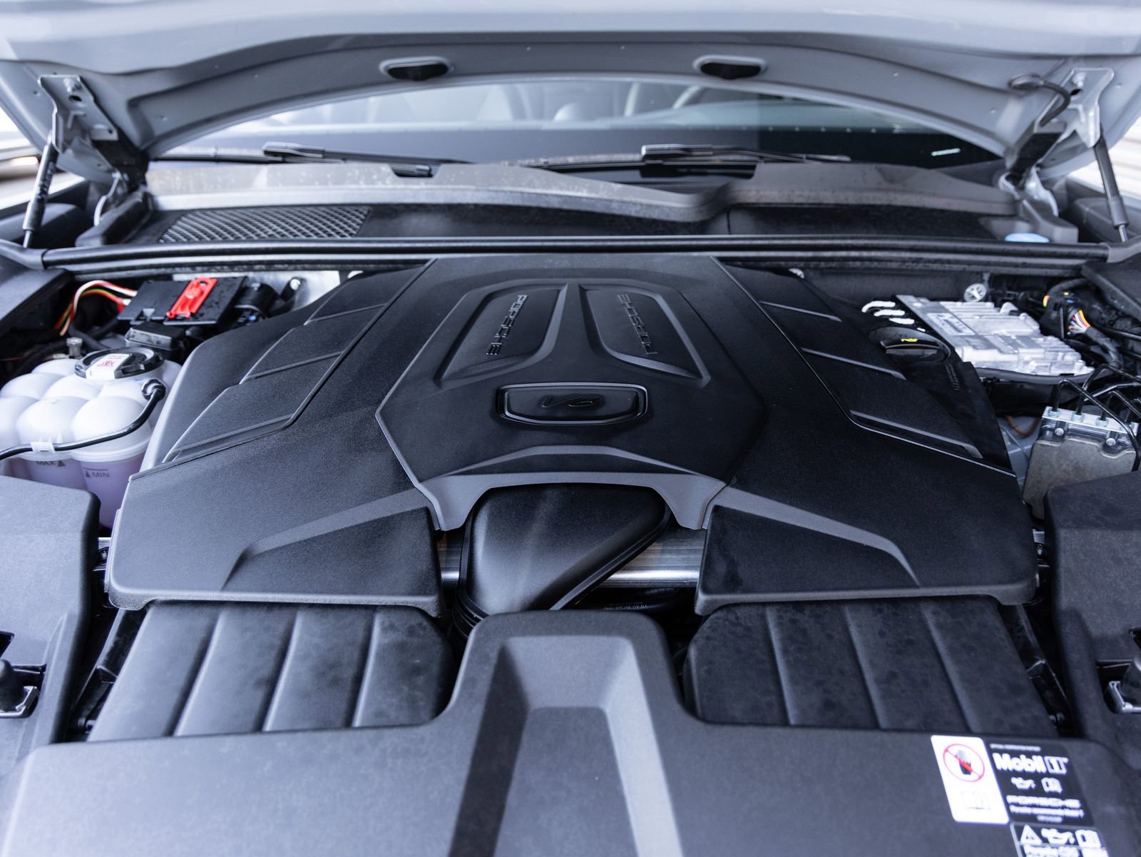 Certified 2026 Porsche Cayenne Coupe image 35