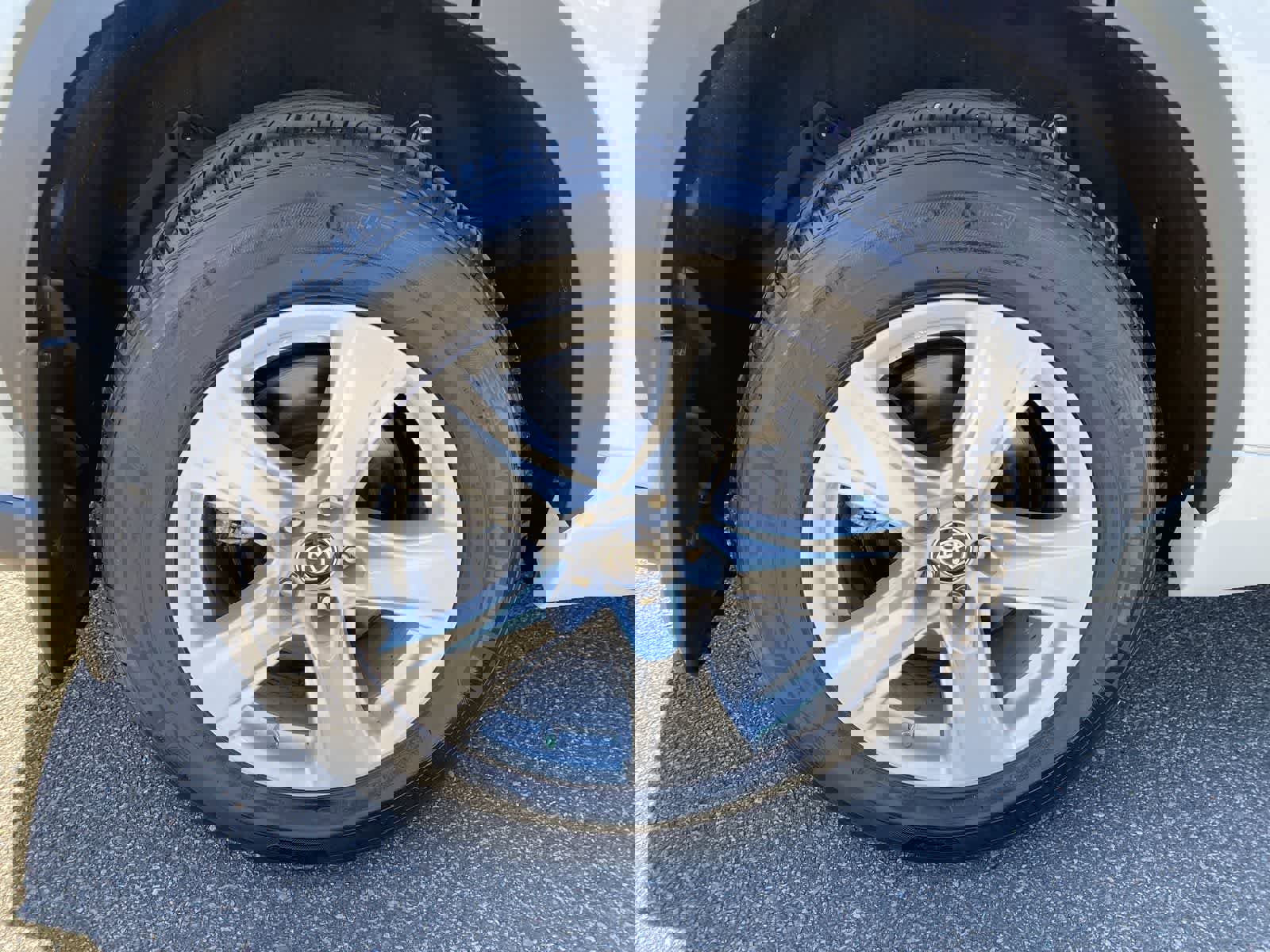 Used 2023 Toyota Highlander LE image 14