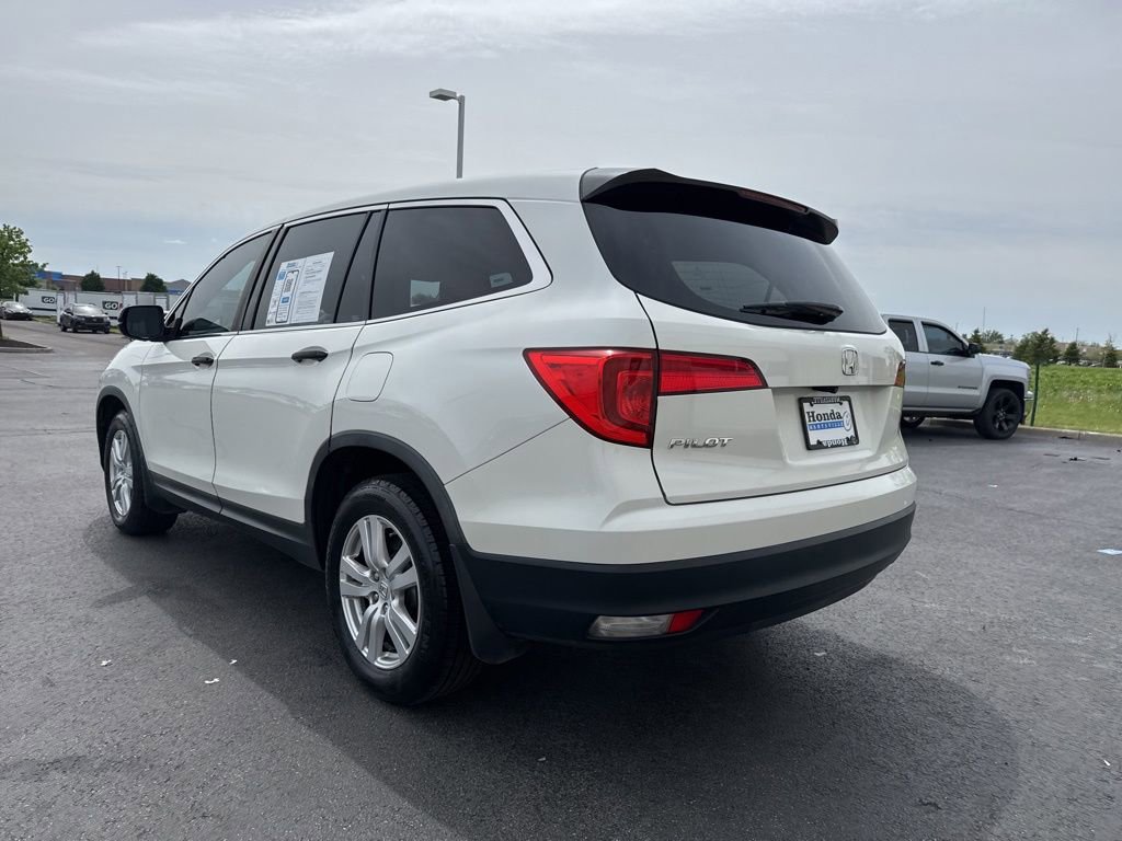 Used 2017 Honda Pilot LX image 5
