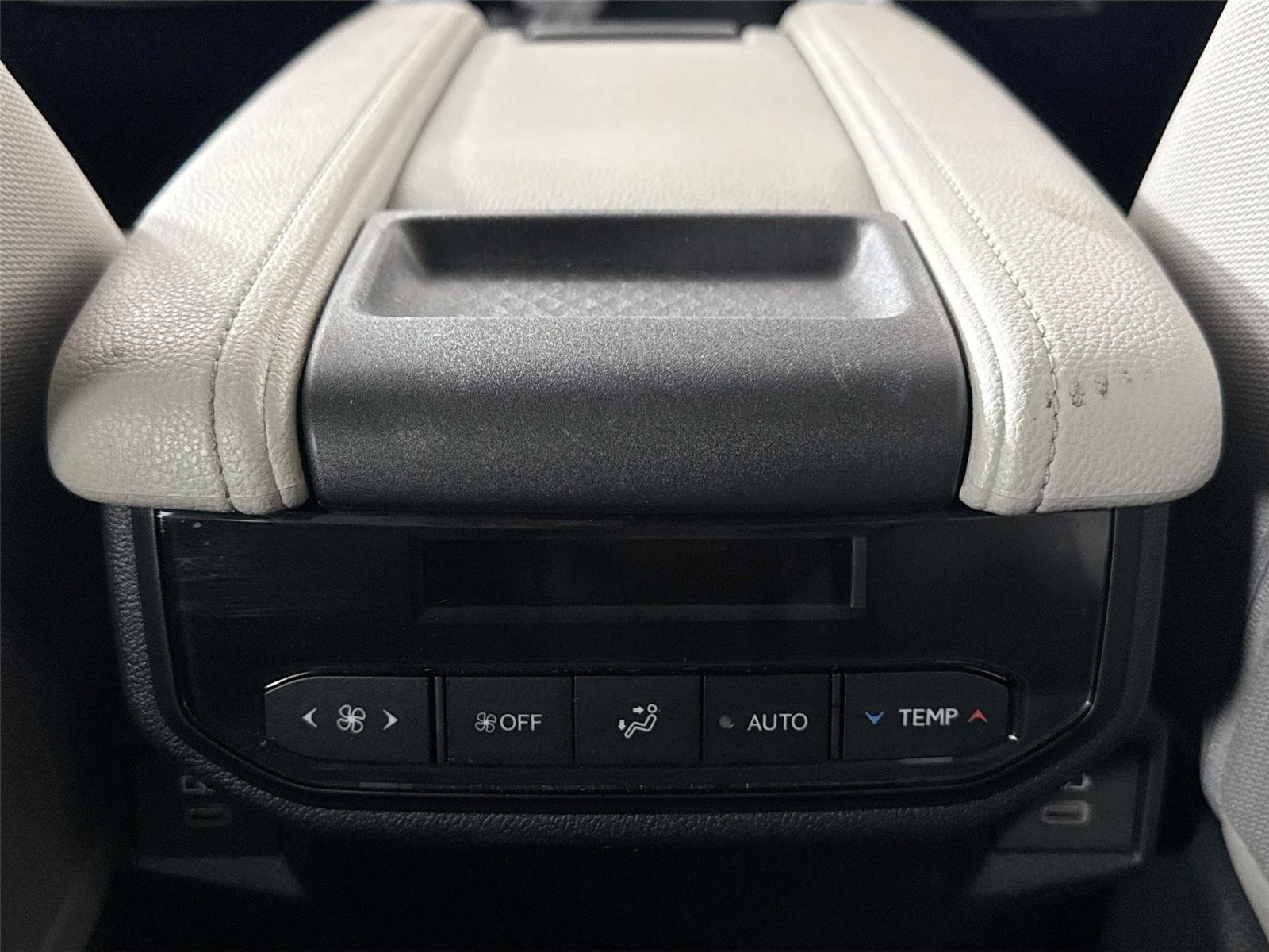 Certified 2026 Toyota Grand Highlander FWD image 33