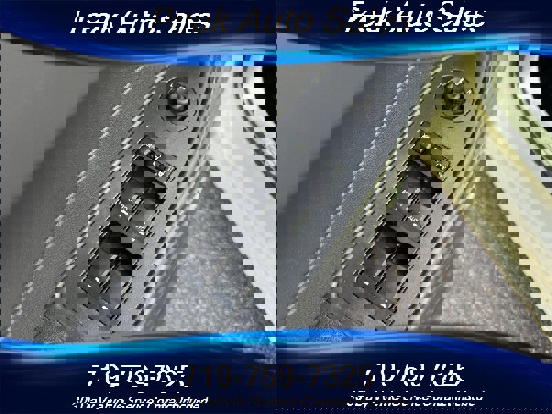 Used 2010 Chrysler 300 Touring image 12