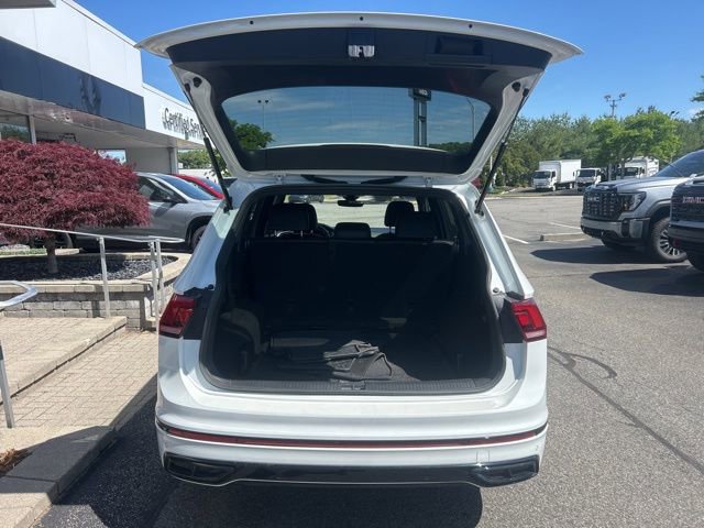 Used 2023 Volkswagen Tiguan SE R-Line AWD/4WD image 37