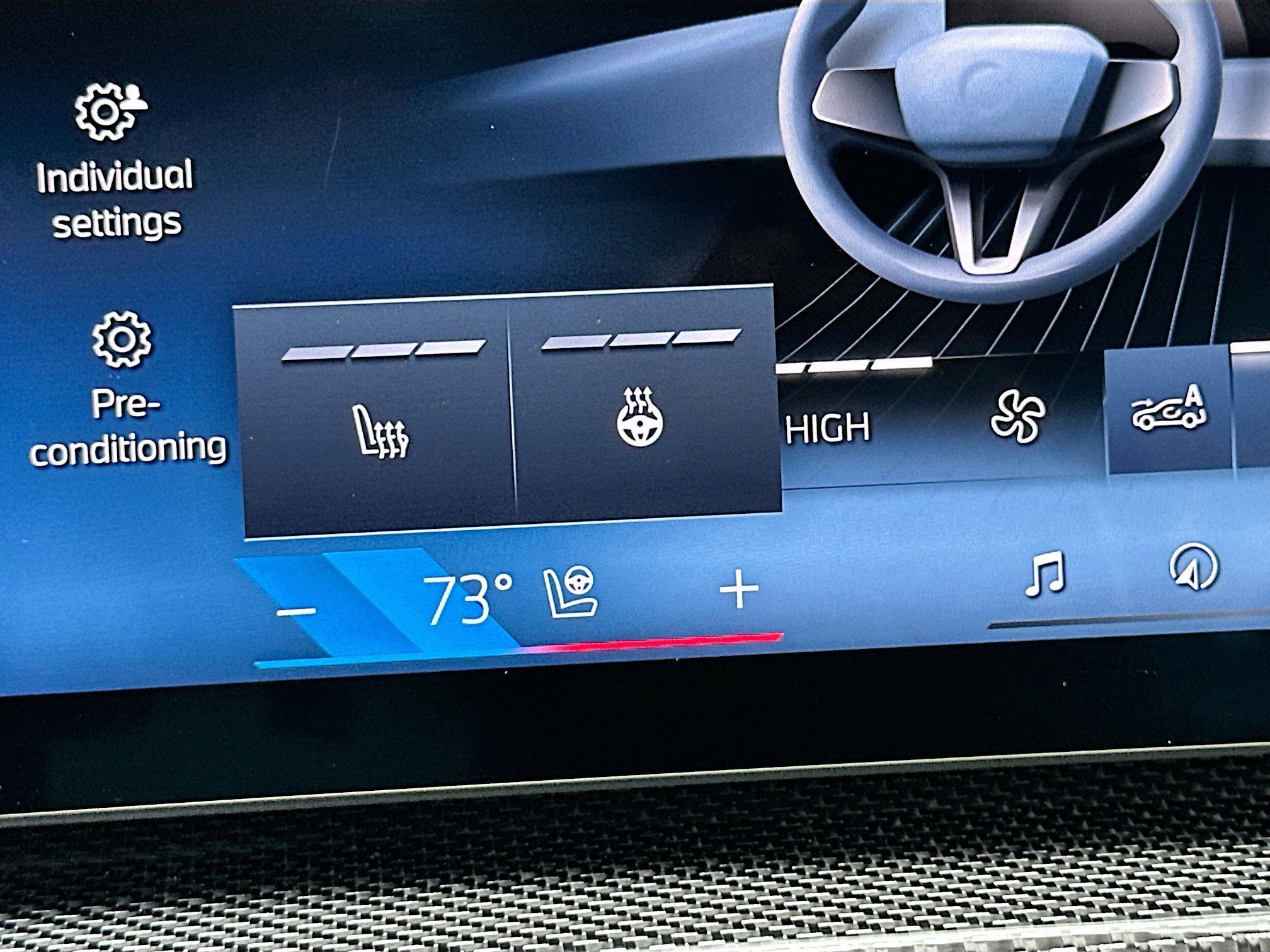 Used 2023 BMW 740i w/ Parking Assistance Package image 21