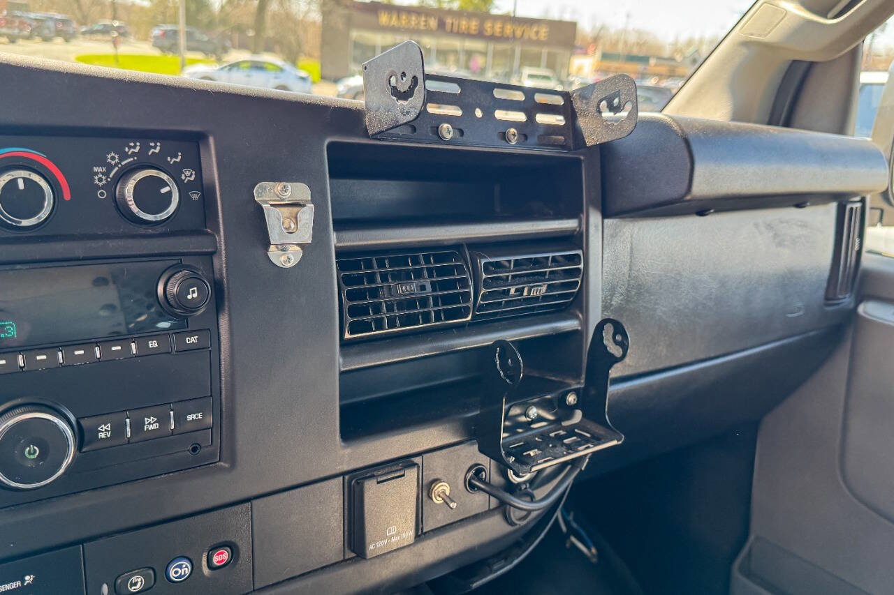 Used 2019 Chevrolet Express 2500 w/ Driver Convenience Package image 31