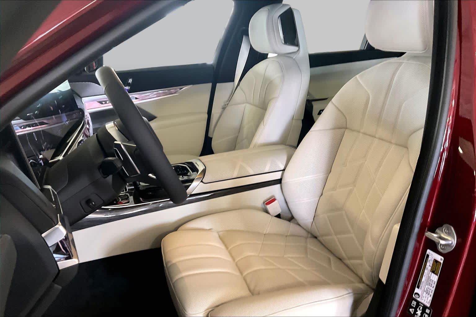 New 2026 BMW 740i xDrive w/ Executive Package AWD/4WD image 9