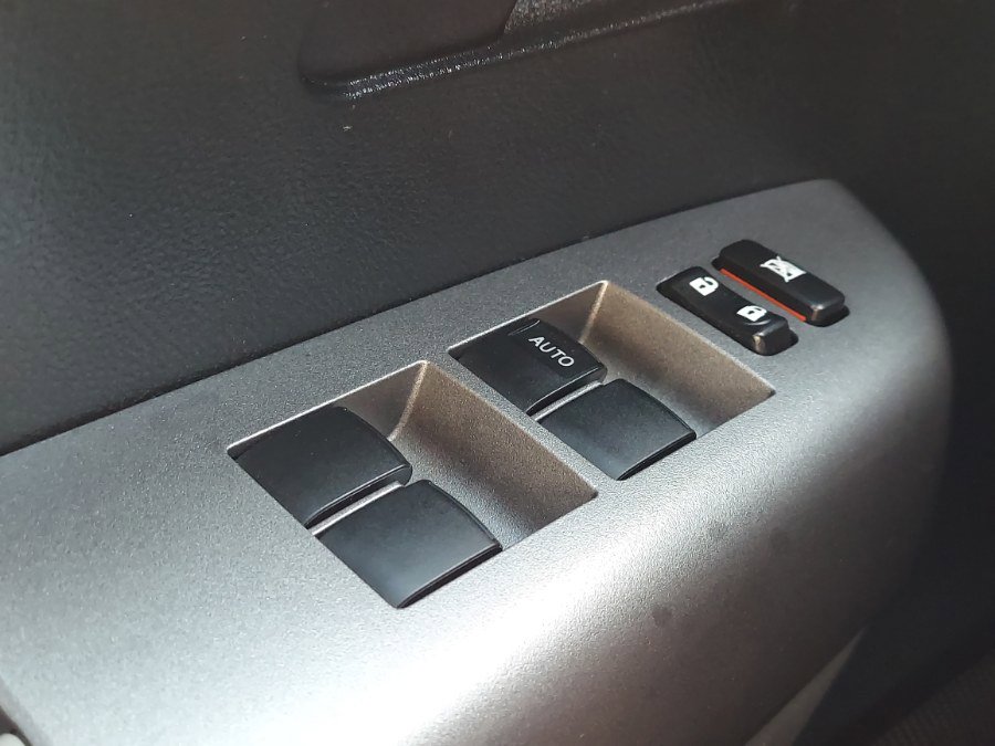 Used 2012 Toyota Tundra 4x4 Double Cab image 17