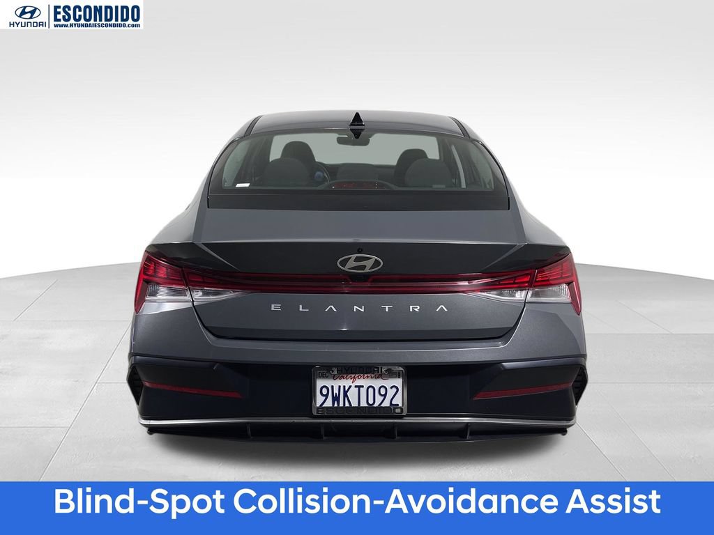 Certified 2025 Hyundai Elantra SEL FWD image 5