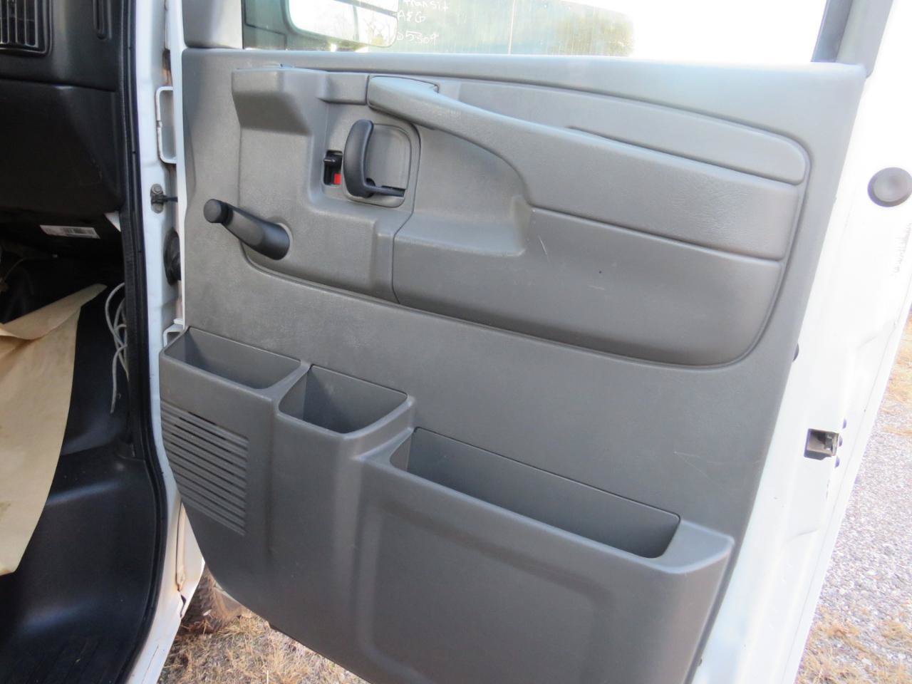 Used 2011 Chevrolet Express 2500 RWD image 35