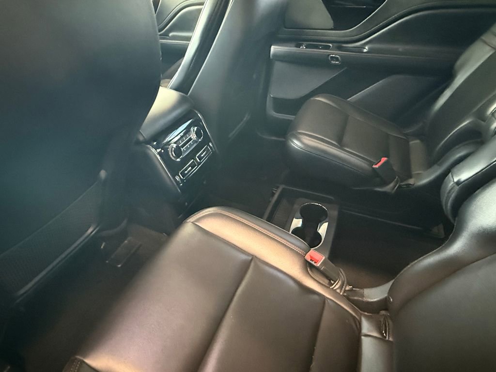 Used 2022 Lincoln Aviator AWD w/ Premium Package image 22