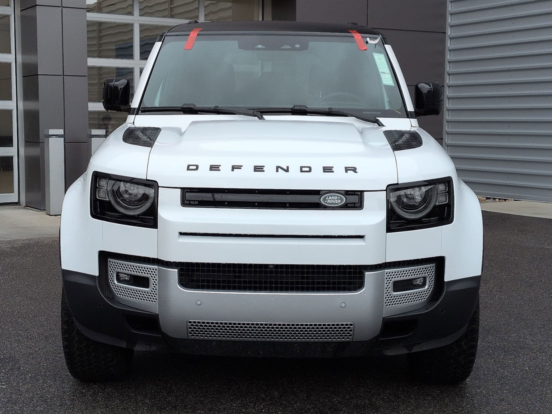 Used 2025 Land Rover Defender 110 S image 2