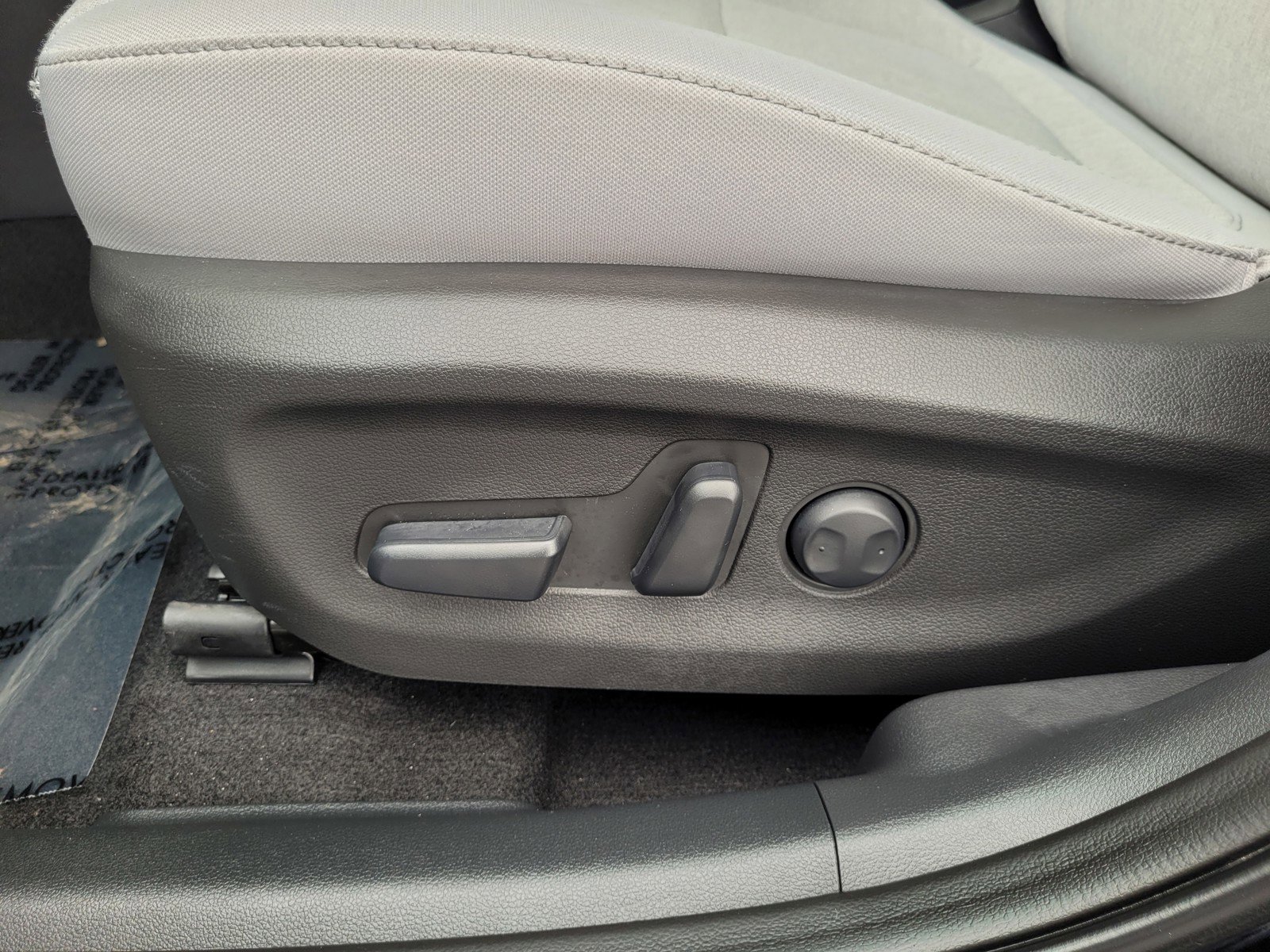 Used 2023 Hyundai Kona SE image 11