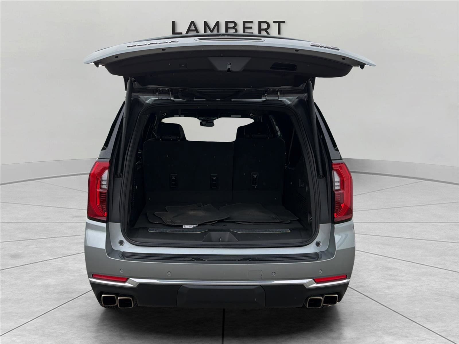 Used 2025 GMC Yukon XL Denali AWD/4WD image 19