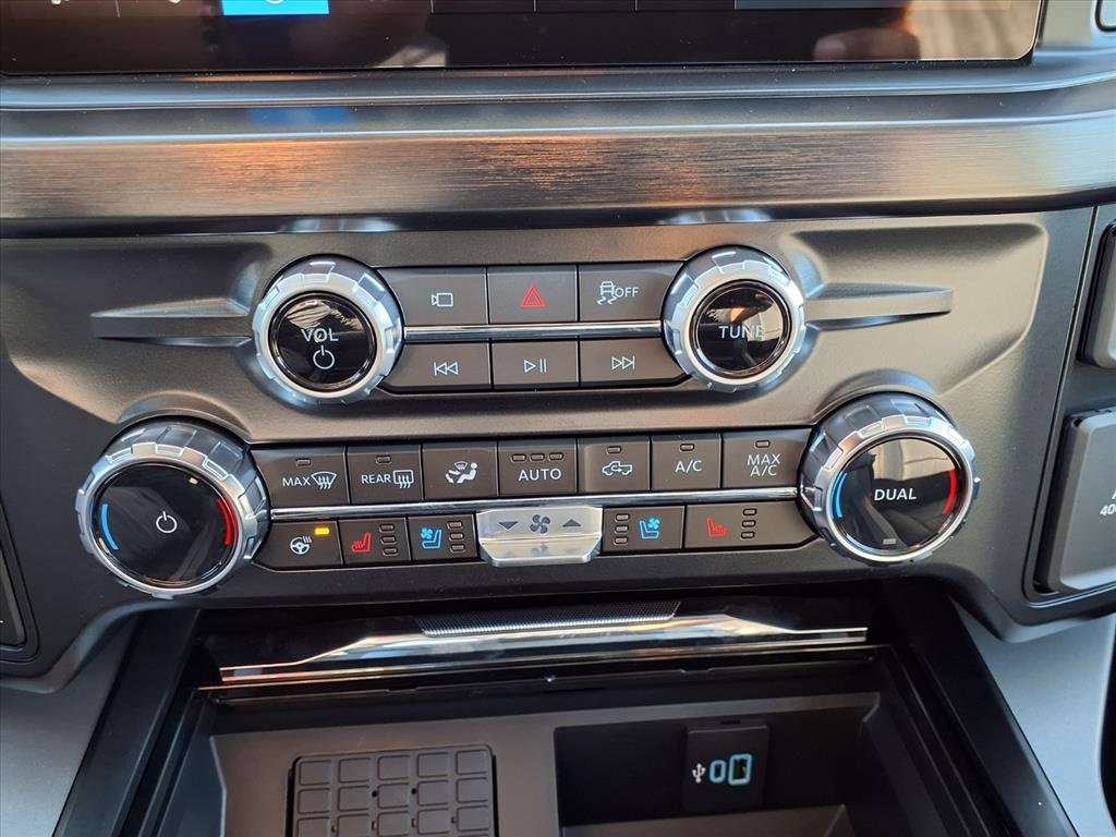 Used 2026 Ford F450 Lariat image 13