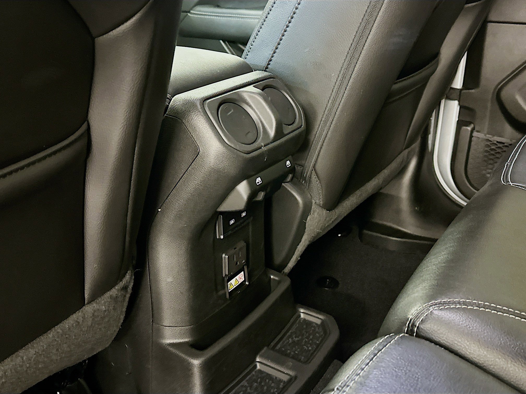 Used 2023 Jeep Wrangler Sahara w/ Cold Weather Group image 28