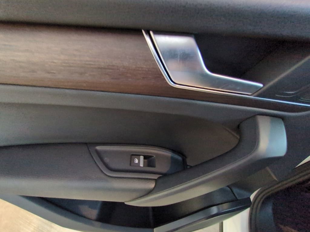 Used 2021 Audi Q5 2.0T Premium w/ Convenience Package AWD/4WD image 22