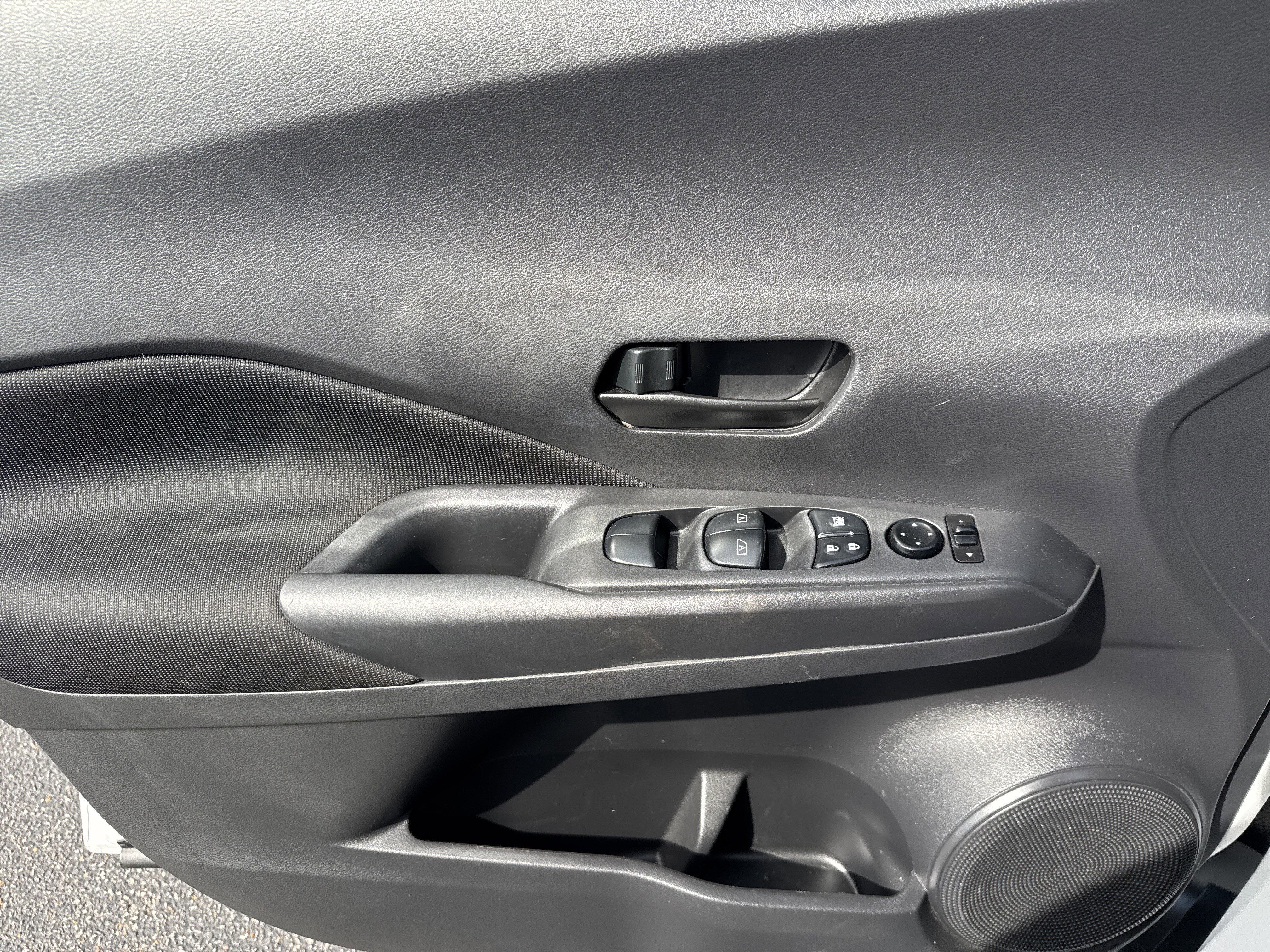Used 2021 Nissan Kicks S FWD image 14