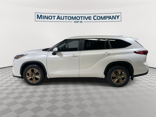 Used 2023 Toyota Highlander Bronze Edition AWD/4WD image 5