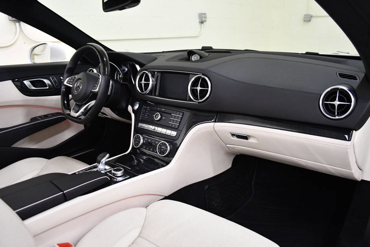 Used 2017 Mercedes-Benz SL 550 SL 550 2dr Convertible image 14