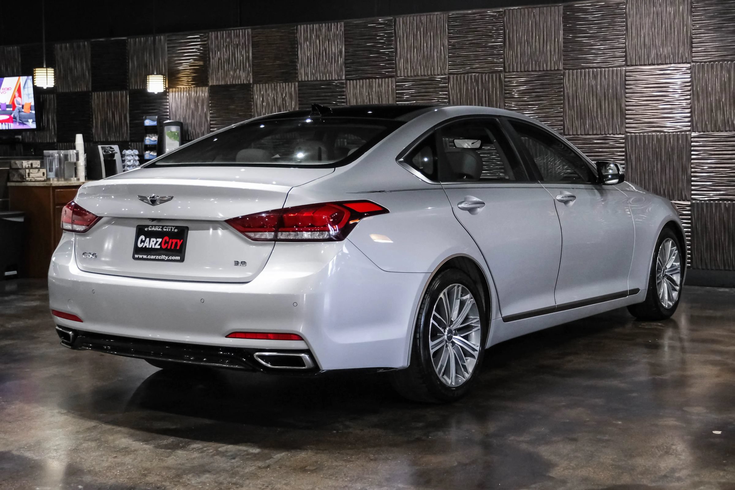 Used 2018 Genesis G80 3.8 w/ Option Group 02 RWD image 8