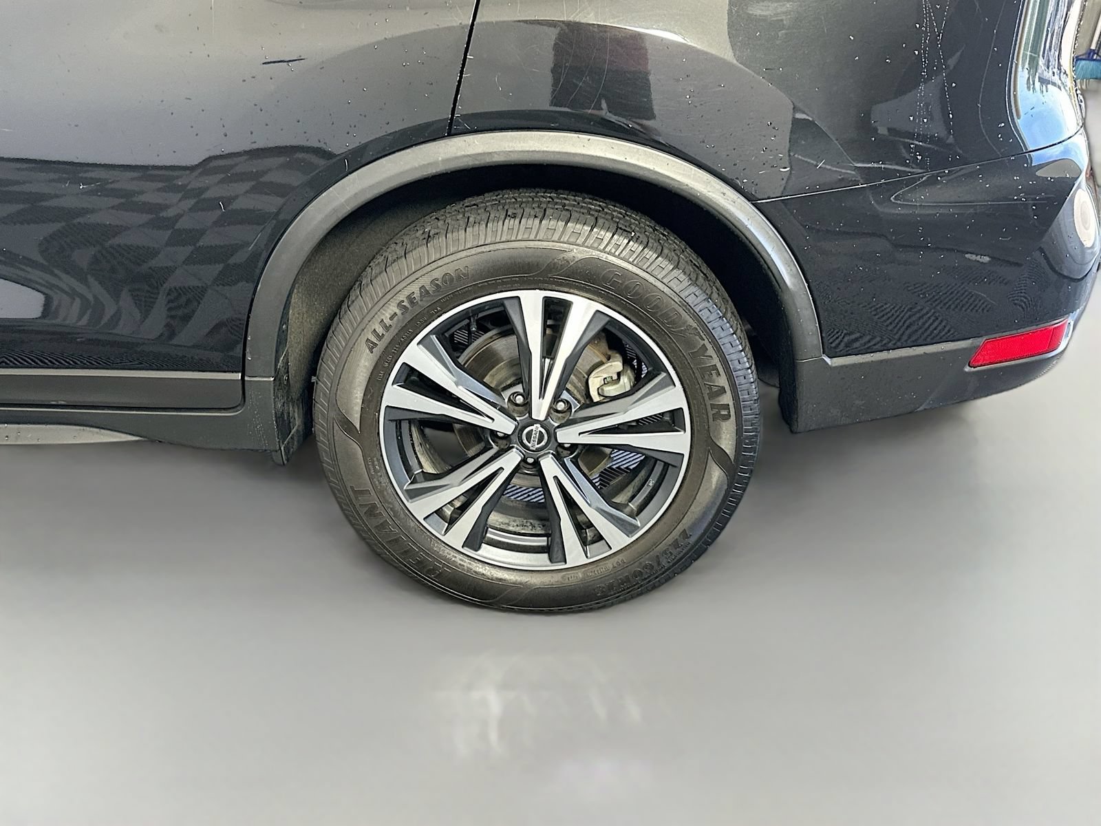 Used 2020 Nissan Rogue SV w/ Premium Package FWD image 31