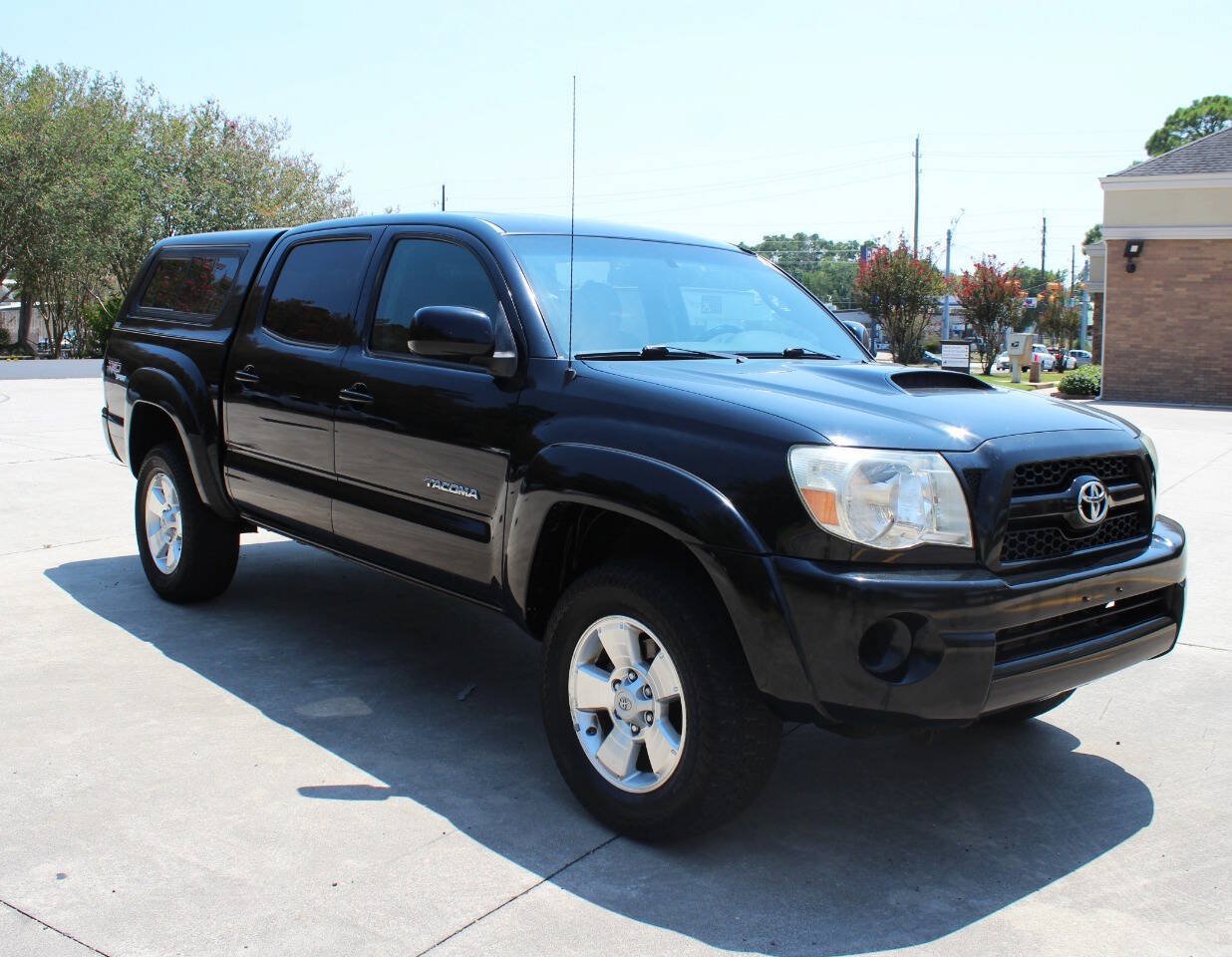 Used 2011 Toyota Tacoma PreRunner w/ TRD Sport Pkg RWD image 2
