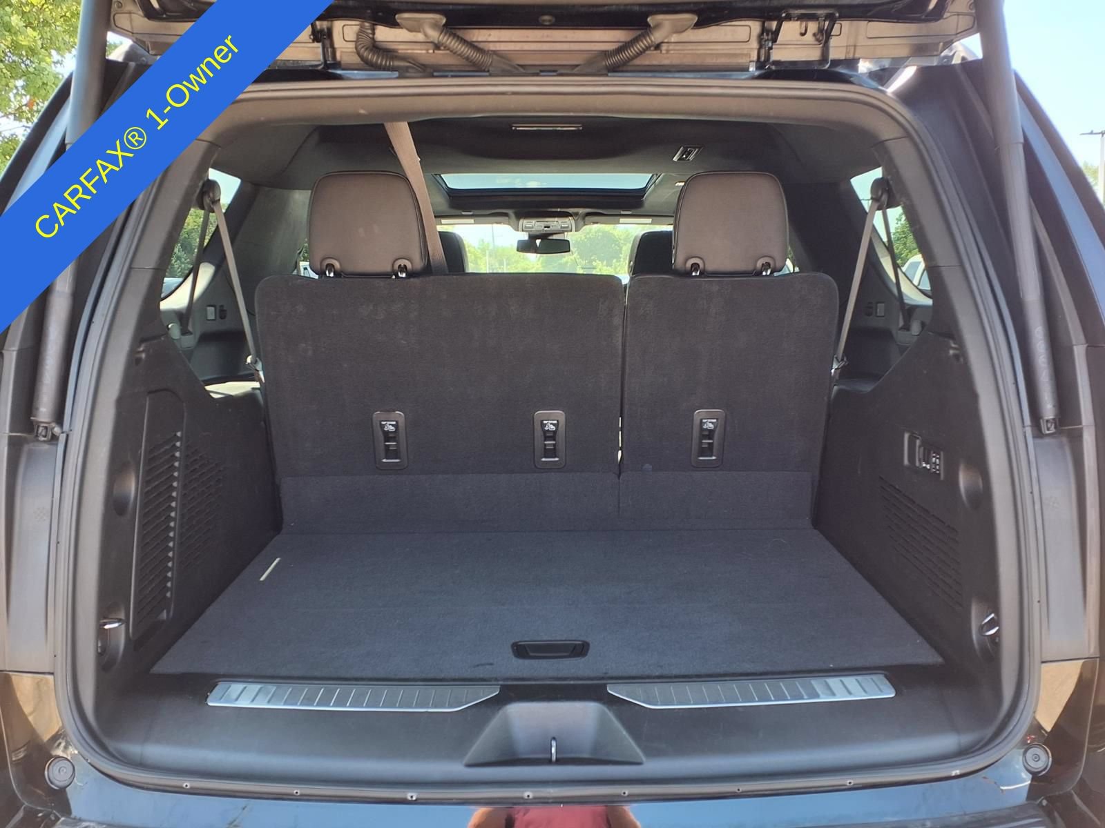 Used 2023 Chevrolet Suburban RST w/ Luxury Package AWD/4WD image 13
