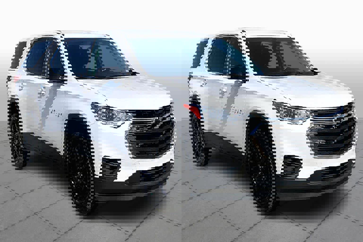 Used 2020 Chevrolet Traverse LS image 3