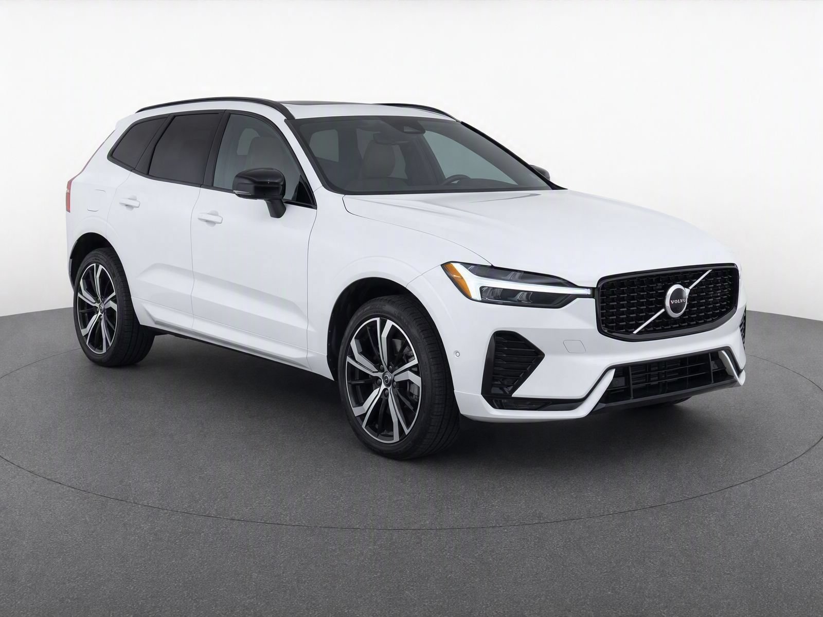 Used 2025 Volvo XC60 B5 Ultra w/ Protection Package Premier AWD/4WD image 1