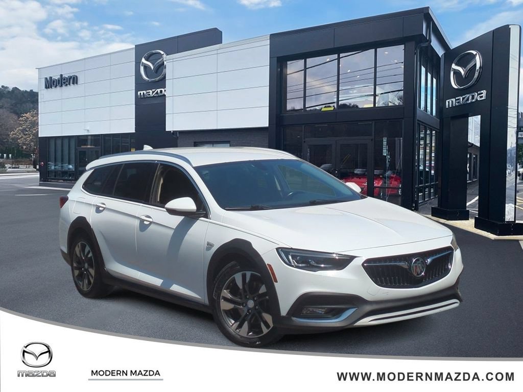Used 2018 Buick Regal Essence w/ Driver Confidence Package #1 AWD/4WD image 1