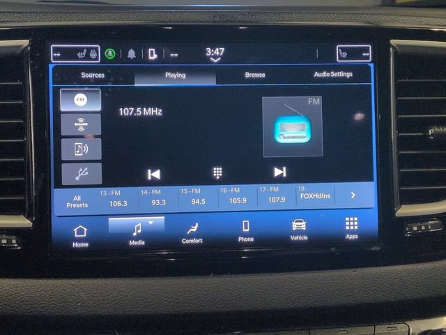 Used 2023 Chrysler Pacifica Touring-L FWD image 23