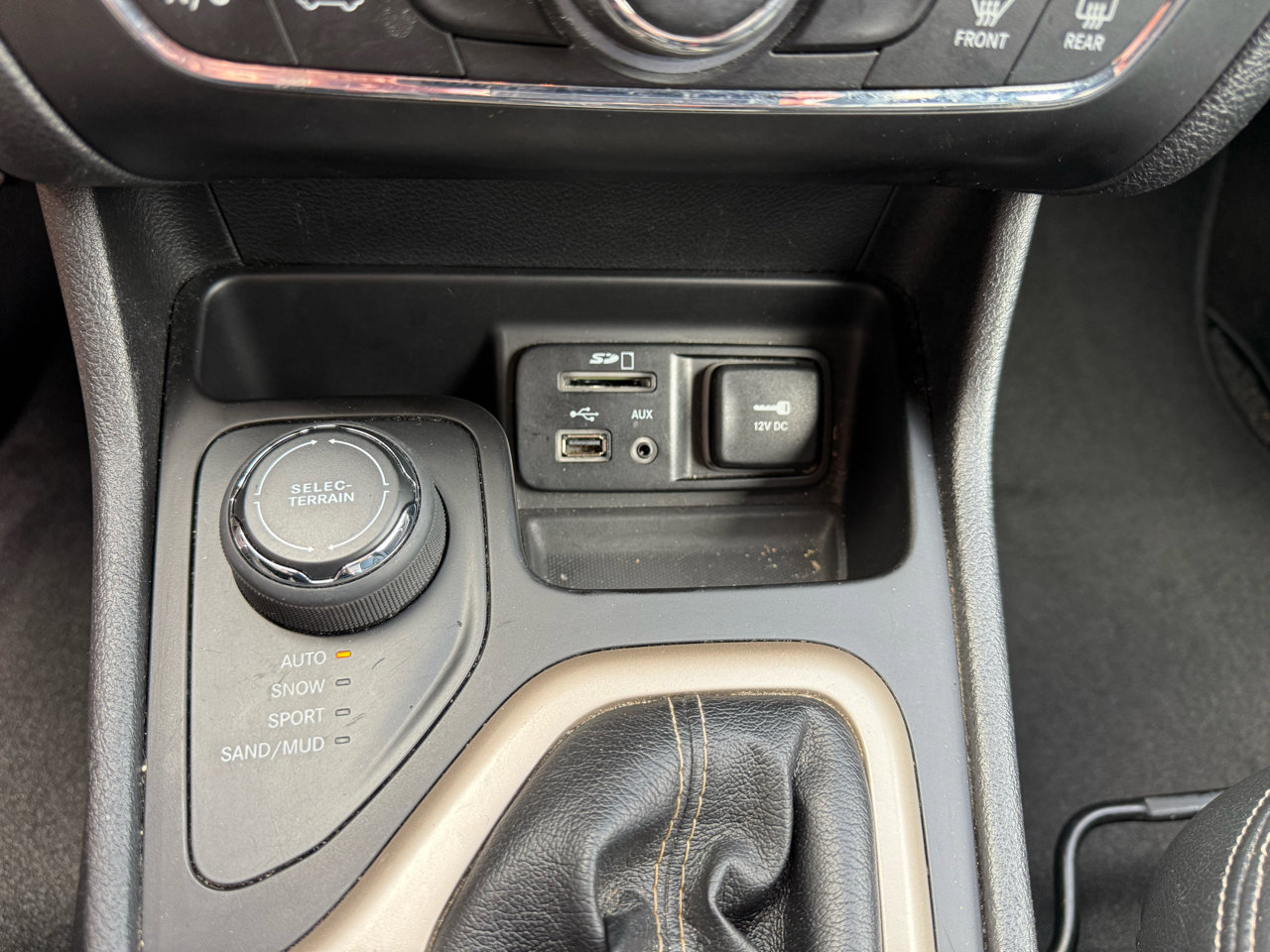 Used 2017 Jeep Cherokee Latitude w/ Safety/Convenience Group image 12