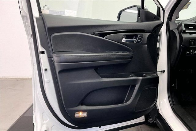 Used 2021 Honda Pilot Touring image 25