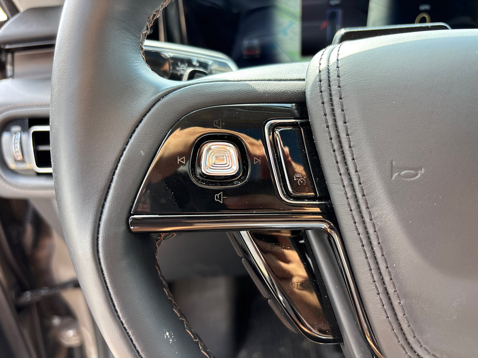 New 2026 Lincoln Aviator Reserve AWD/4WD image 17