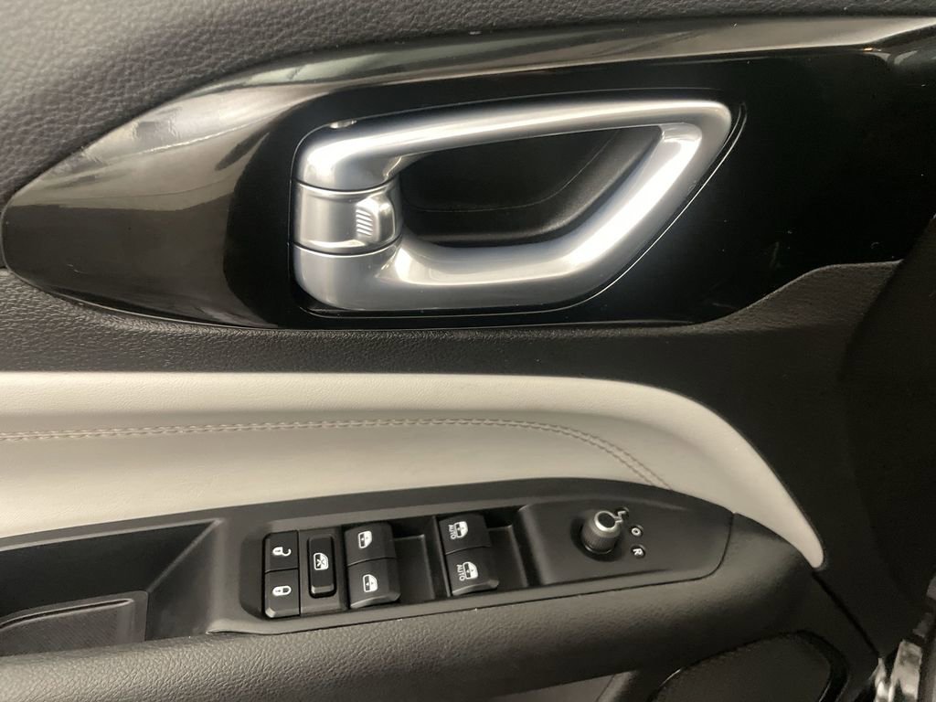 Used 2024 Jeep Compass Limited image 8