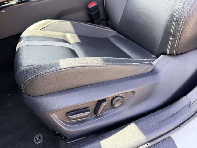 Used 2025 Toyota Camry SE FWD image 15