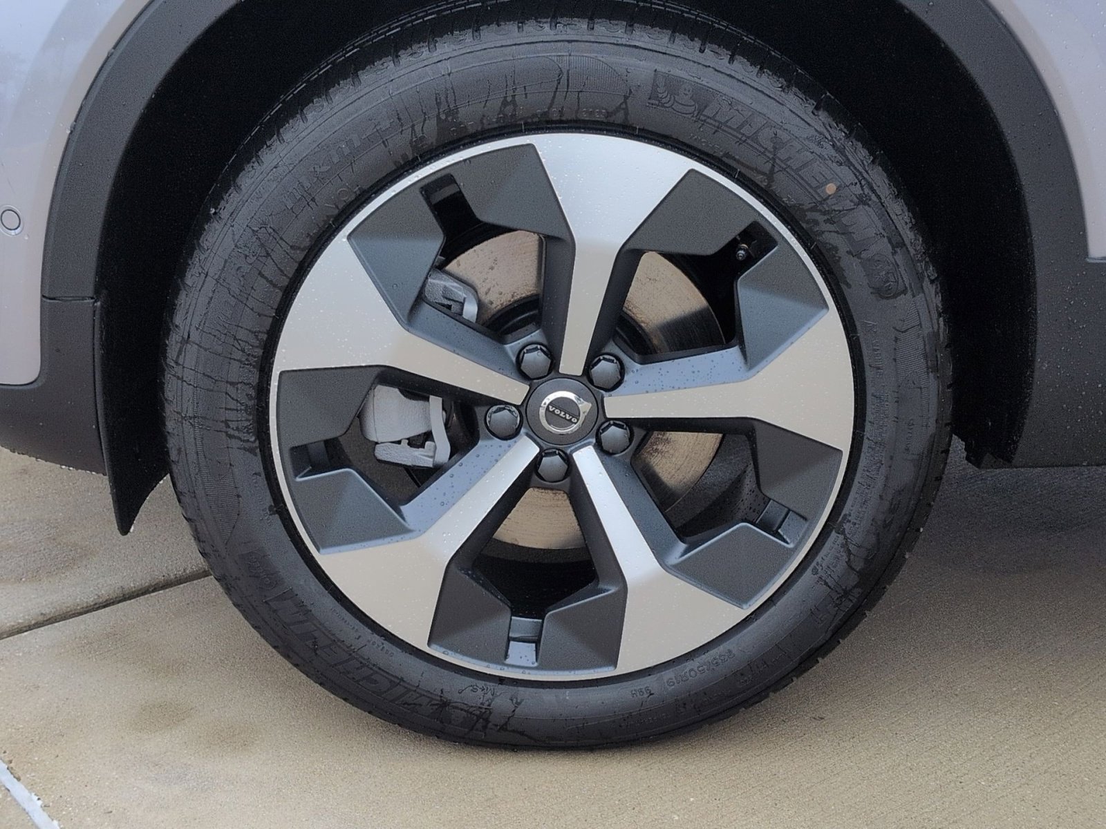 New 2026 Volvo XC40 B5 Plus w/ Protection Package Premier image 12