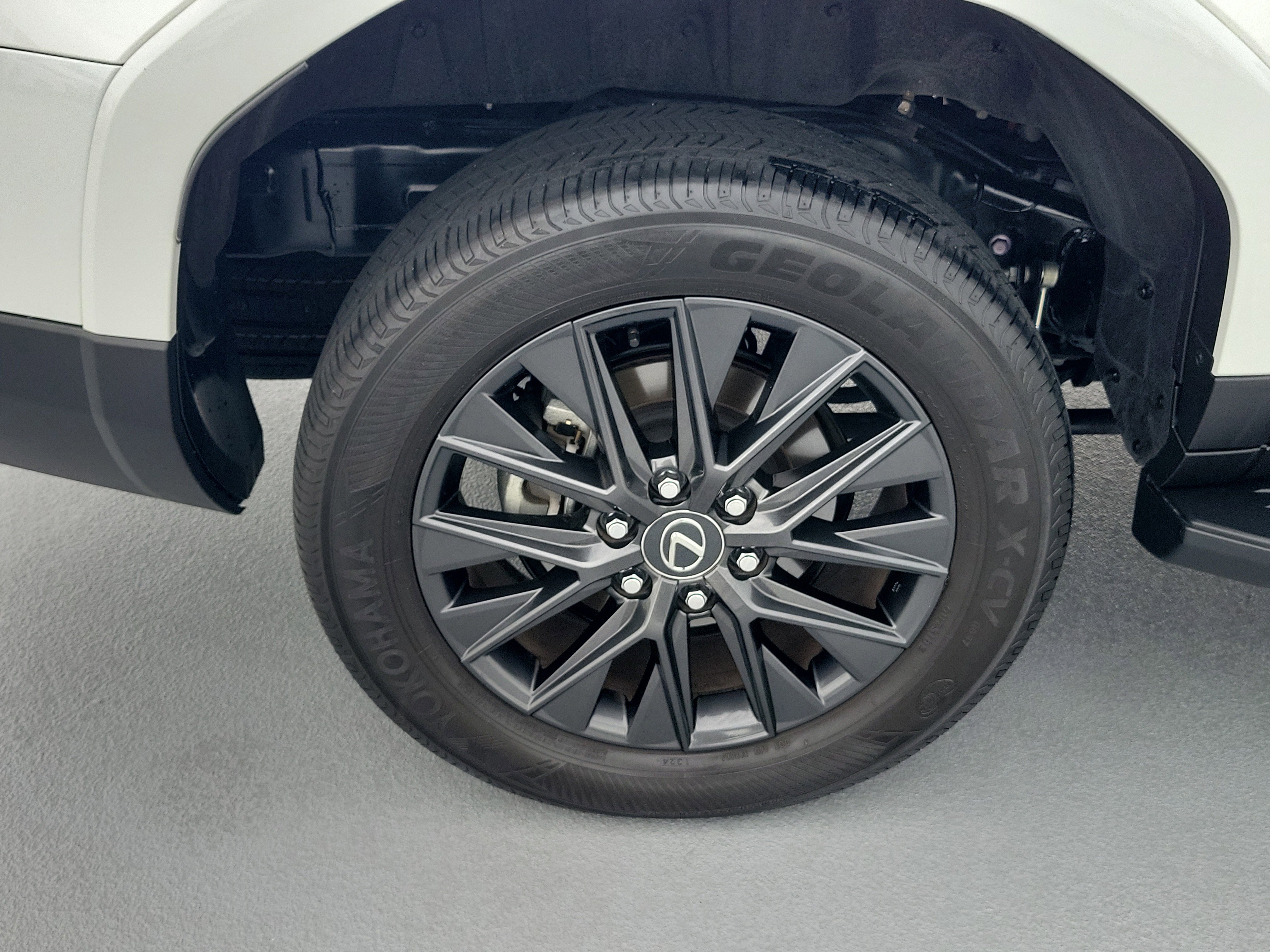 Used 2024 Lexus GX 550 w/ Cold Area Package AWD/4WD image 7