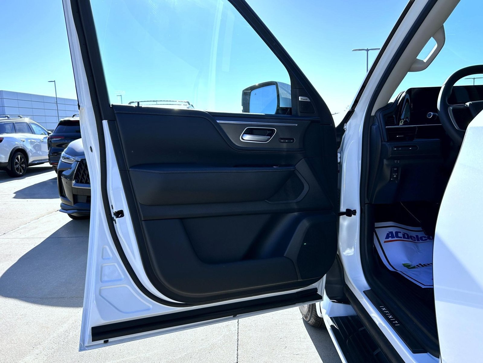 Used 2026 INFINITI QX80 Pure AWD/4WD image 9