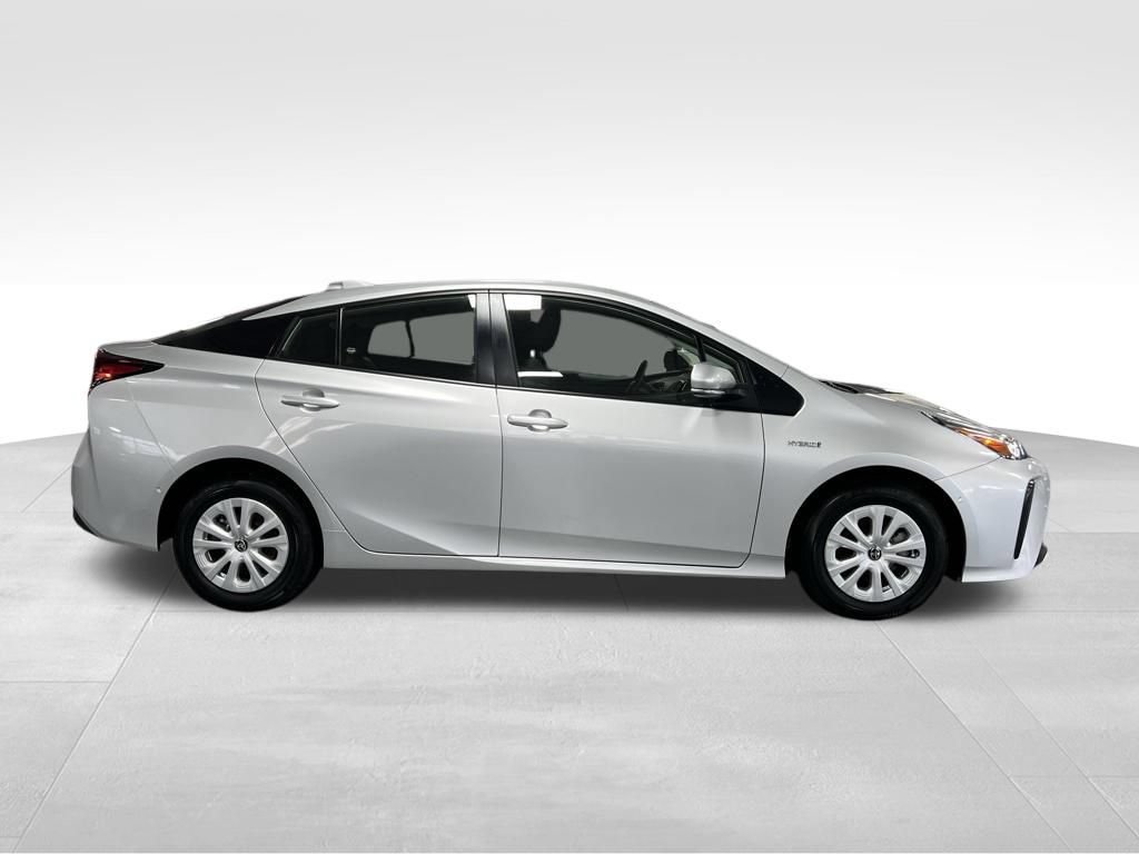 Certified 2022 Toyota Prius LE FWD image 6