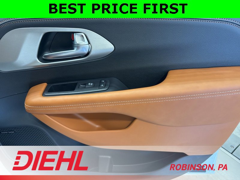 New 2026 Chrysler Pacifica Pinnacle image 20